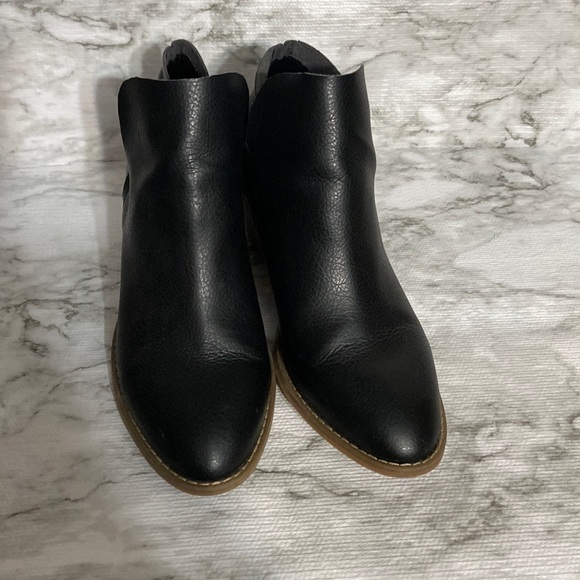 Universal thread booties ,size 10 - Picture 2 of 6